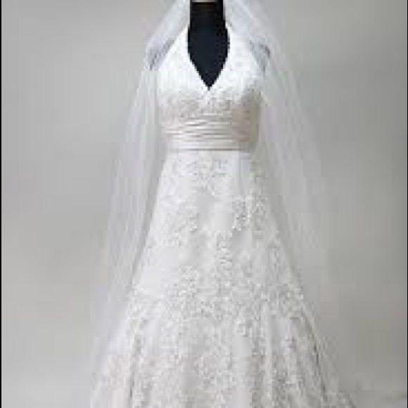 Oleg Cassini Ivory Wedding Gown 👰🏻 - Picture 5 of 7